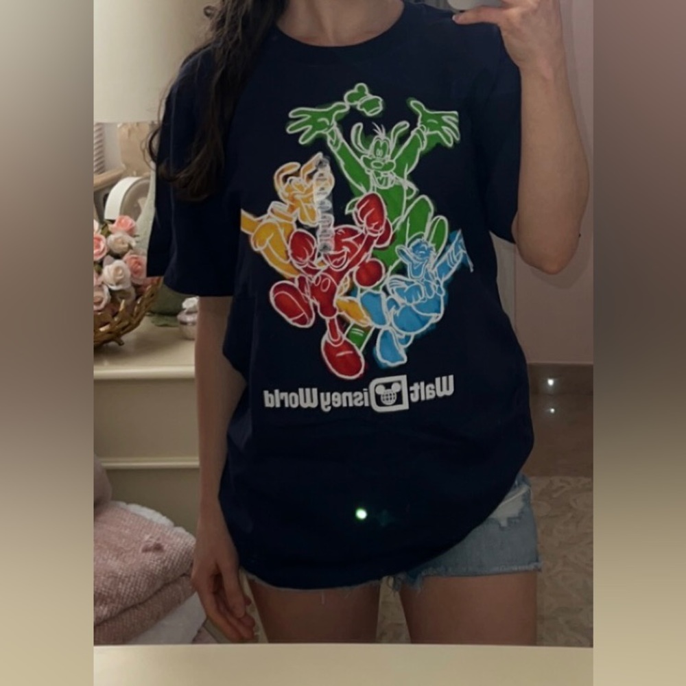 ❌SOLD❌Disney t shirt